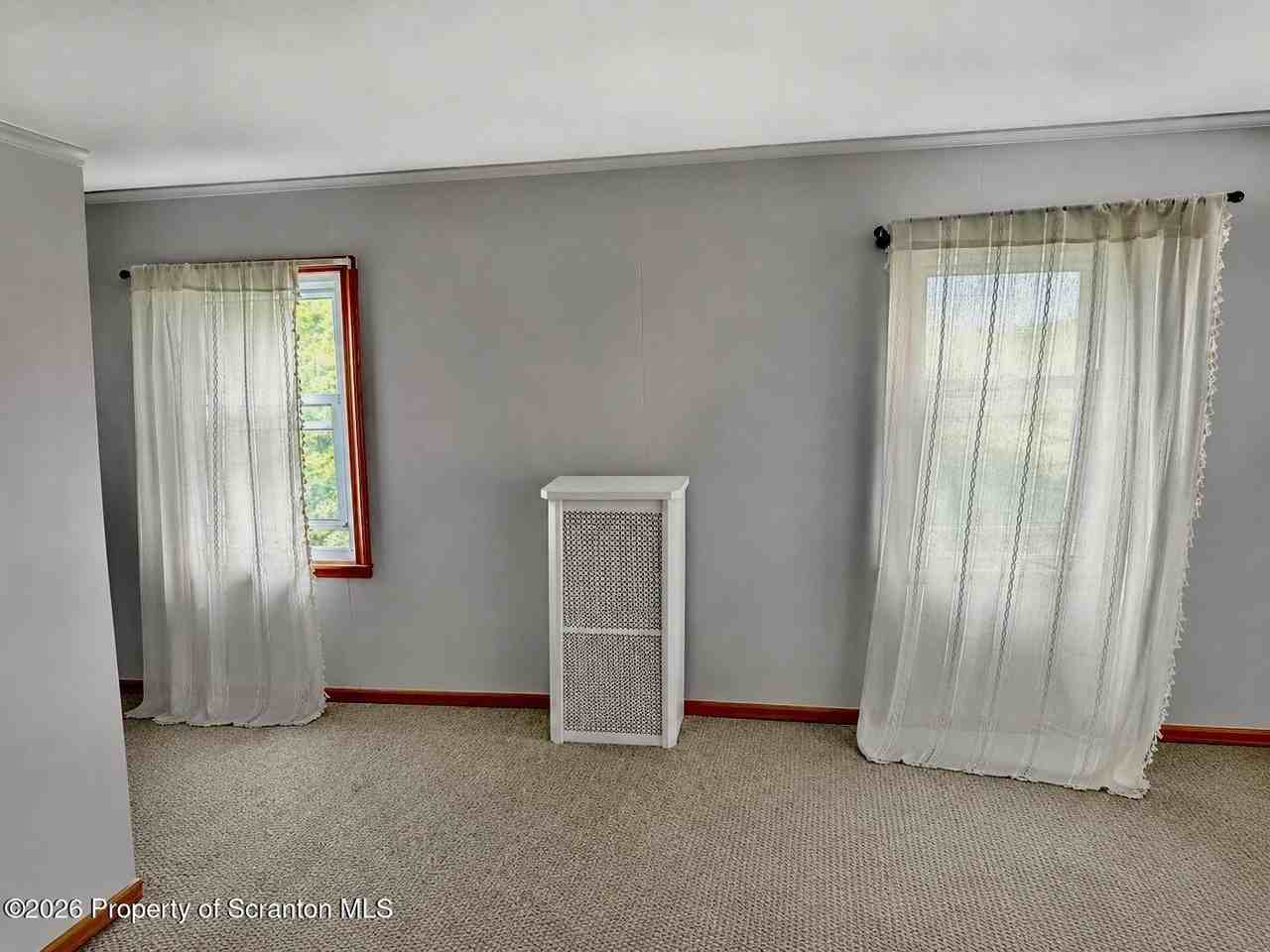 179 Spruce St - Photo 7 of 11