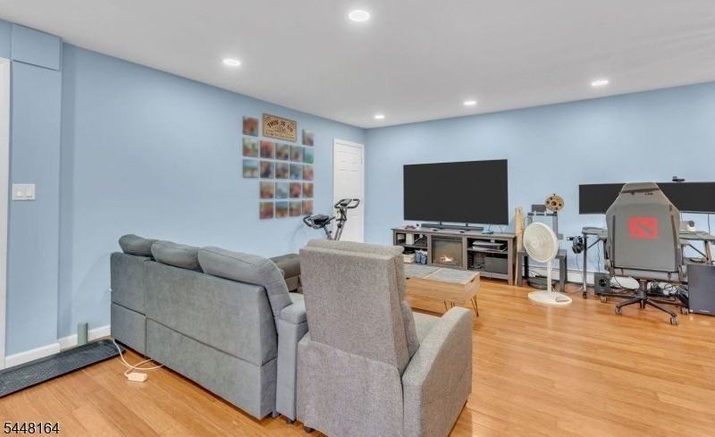 527 Andria Ave #223 - Photo 3 of 23