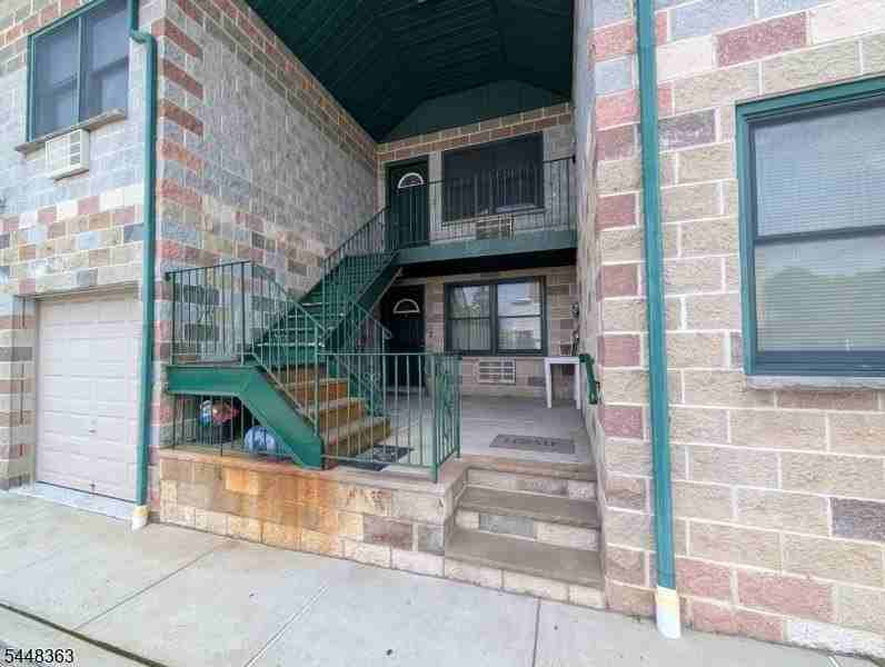 80 Schuyler Ave #5 - Photo 2 of 9