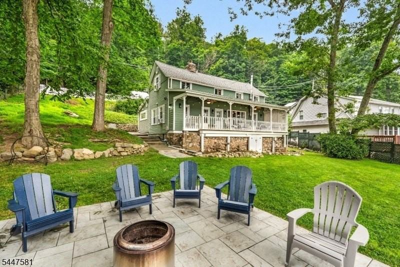 209 Hudson Ave - Photo 3 of 40