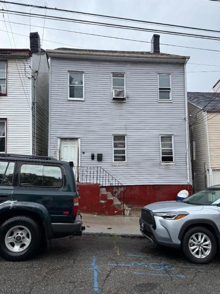 116 Spruce St #1 - Photo 2 of 7