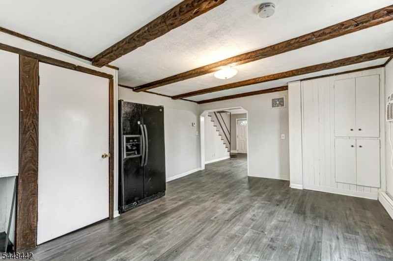 273 W Main St - Photo 7 of 16