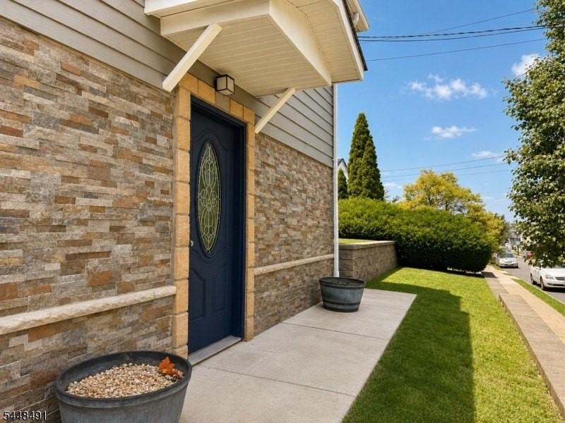 112 Chestnut St - Photo 2 of 13