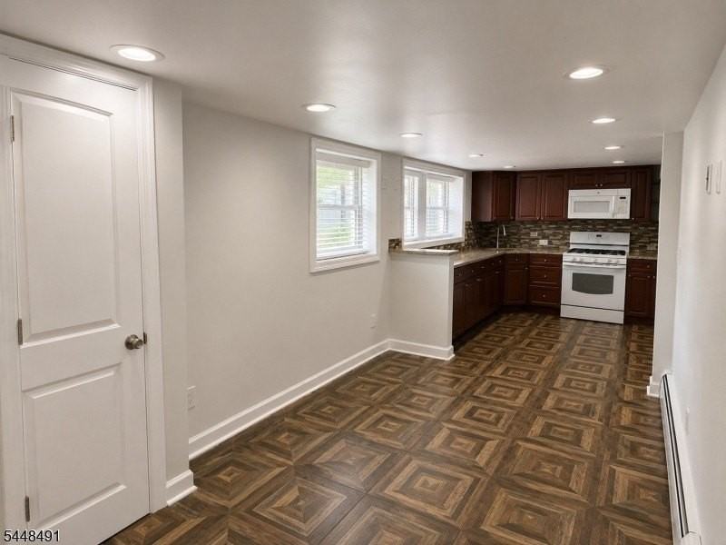 112 Chestnut St - Photo 3 of 13