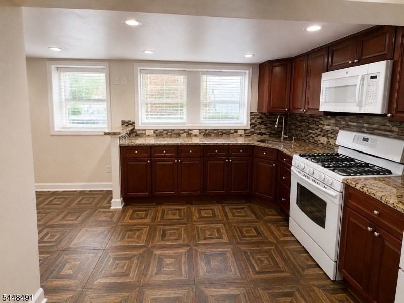 112 Chestnut St - Photo 5 of 13
