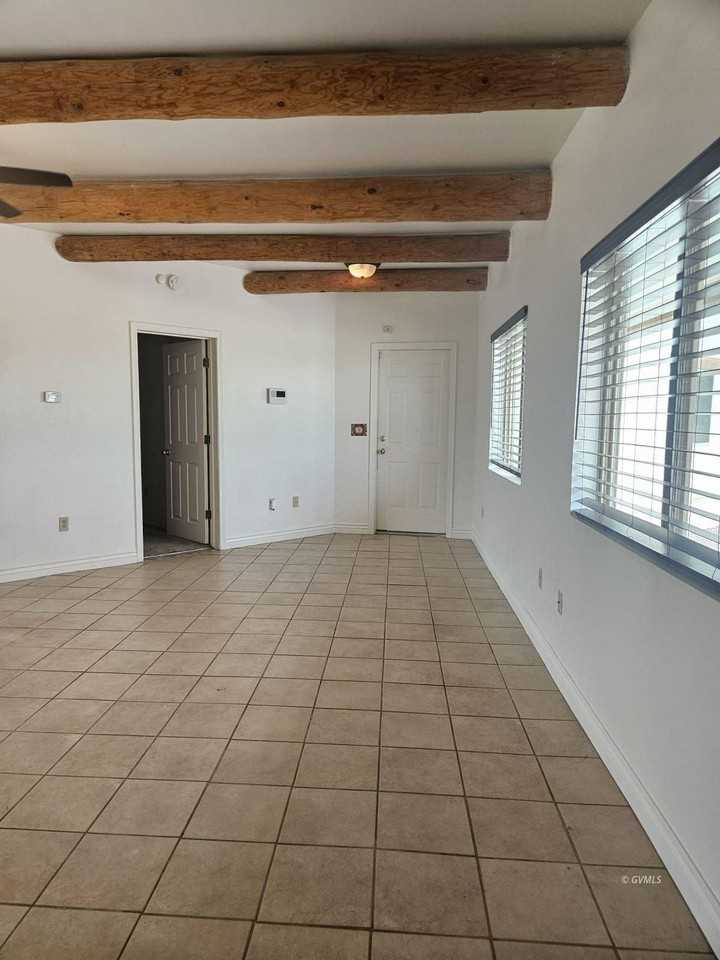 8468 S Pueblo Dr - Photo 4 of 18