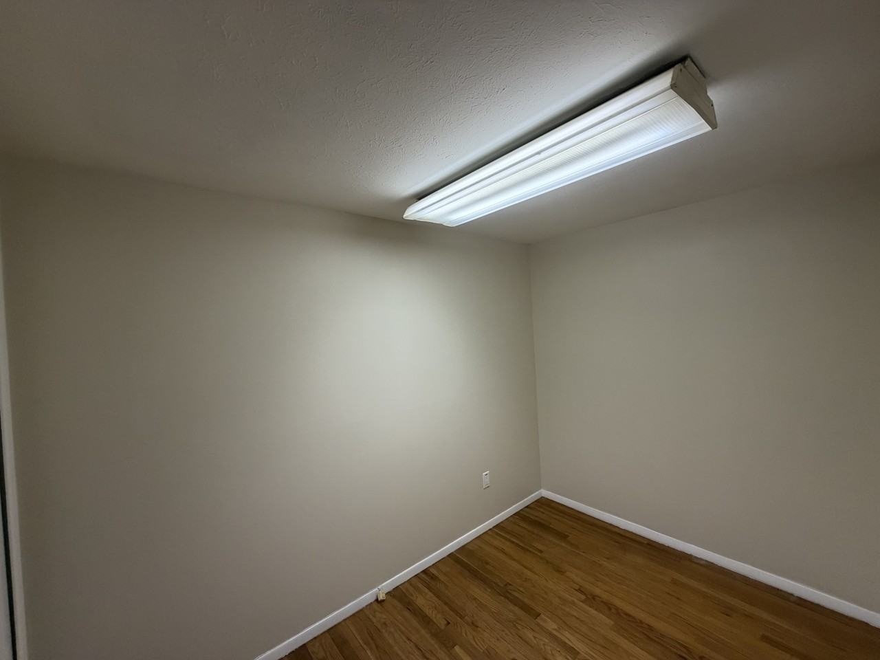 1187 Golden Gate Blvd #1 - Photo 5 of 26