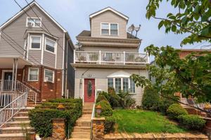 featured image of 23 W 51st St #1