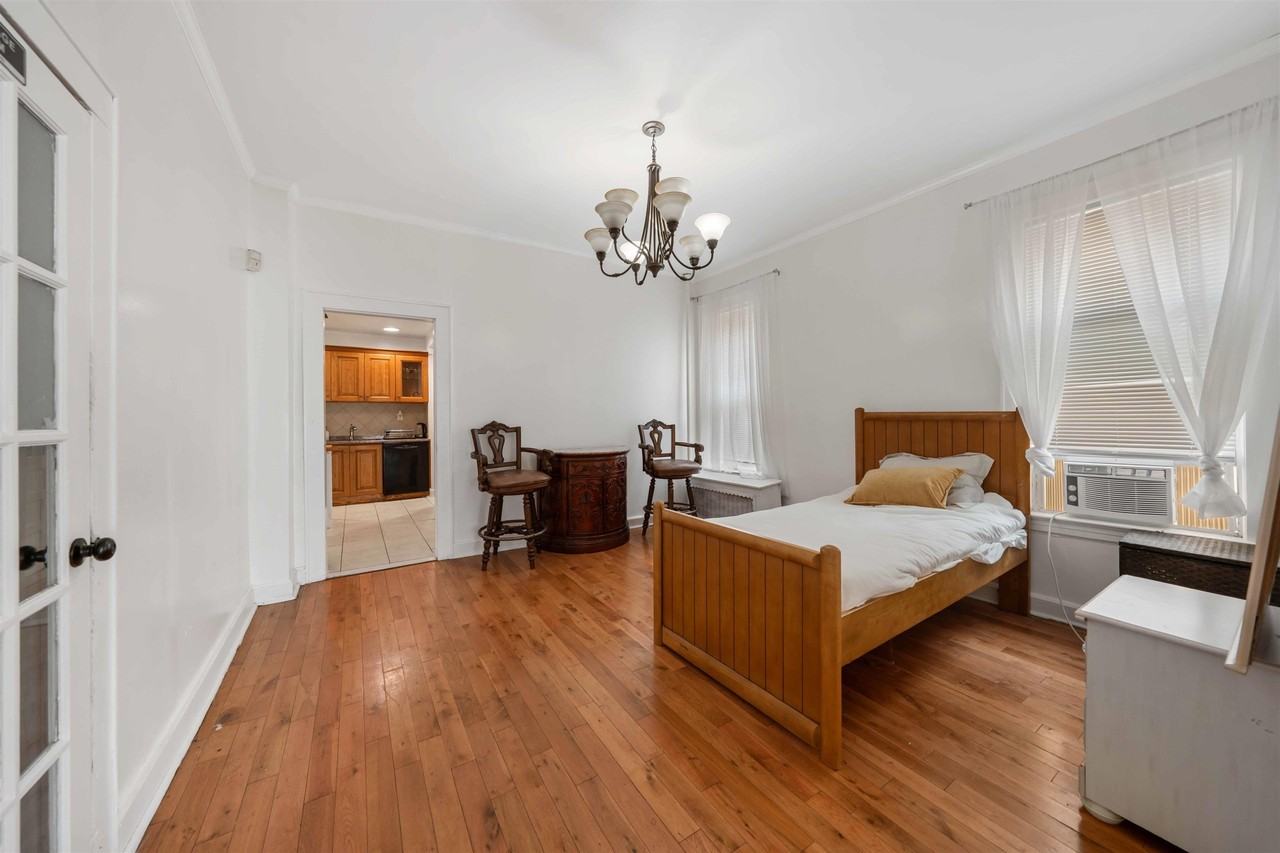 23 W 51st St #1 - Photo 7 of 19
