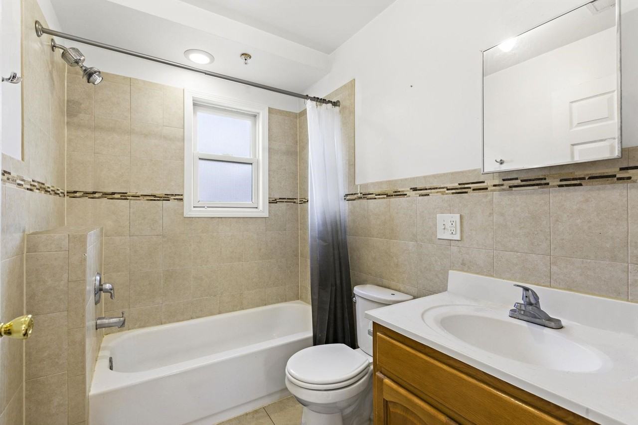 304 49th St #3 - Photo 6 of 12