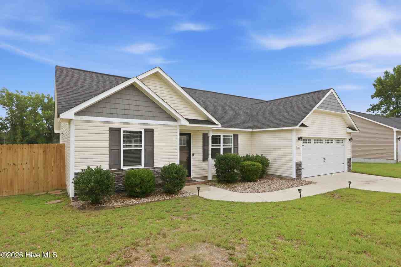 203 Peaceful Ln - Photo 2 of 40