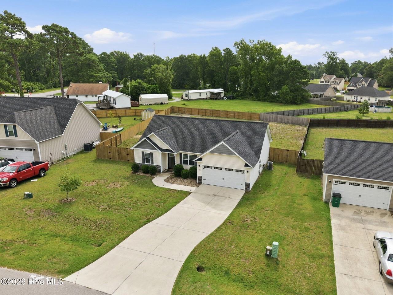 203 Peaceful Ln - Photo 6 of 40
