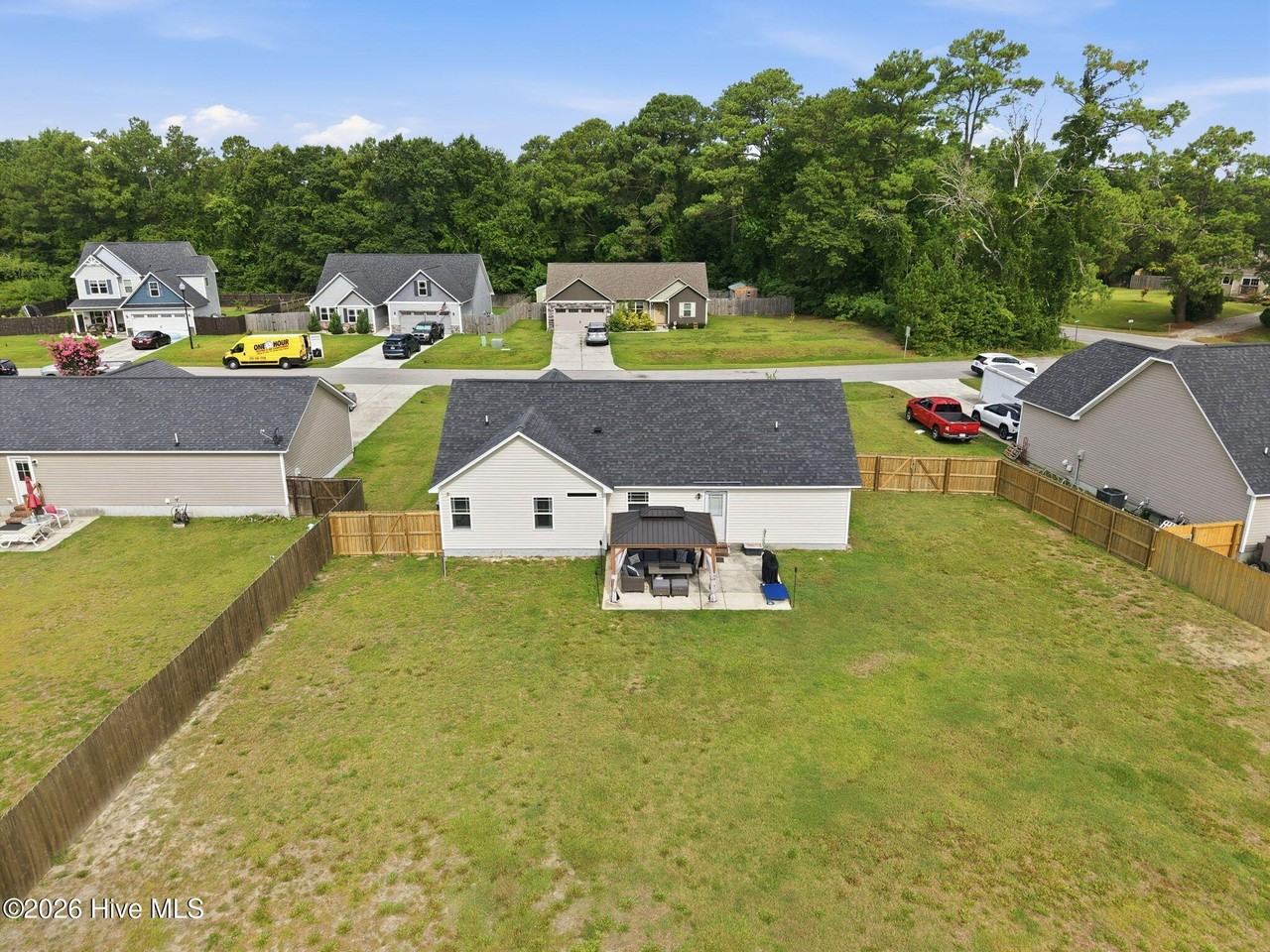 203 Peaceful Ln - Photo 7 of 40