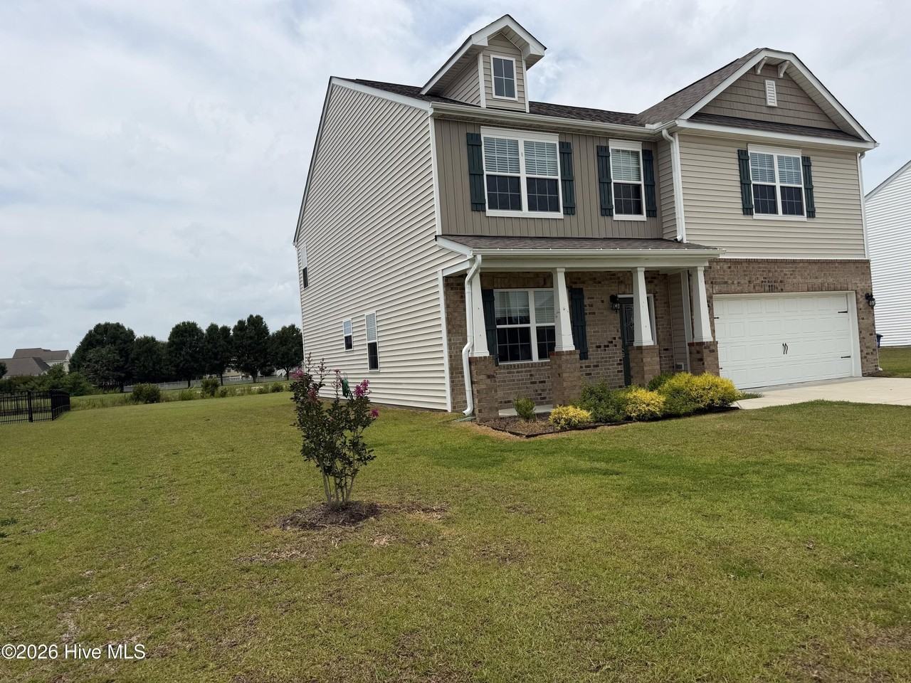 3620 Corinth Dr - Photo 3 of 25