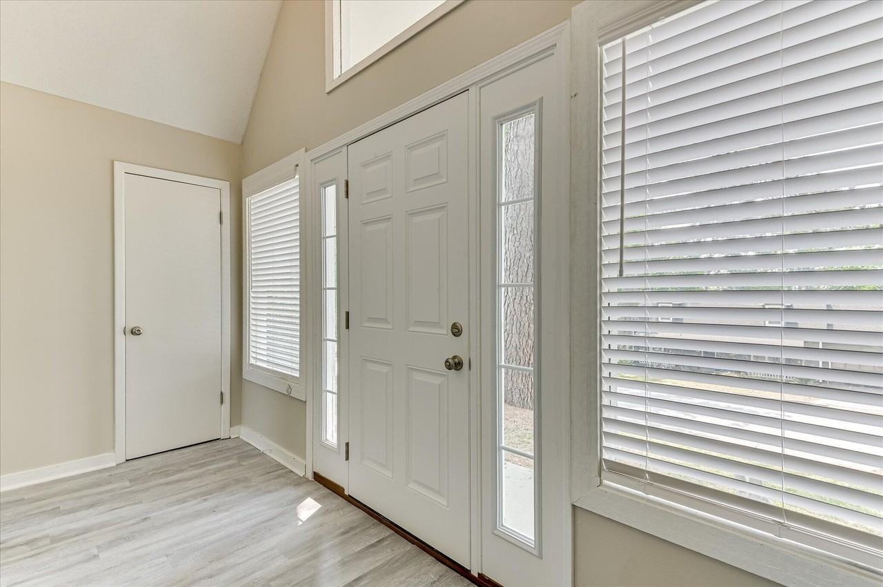 3006 Angela St - Photo 6 of 36