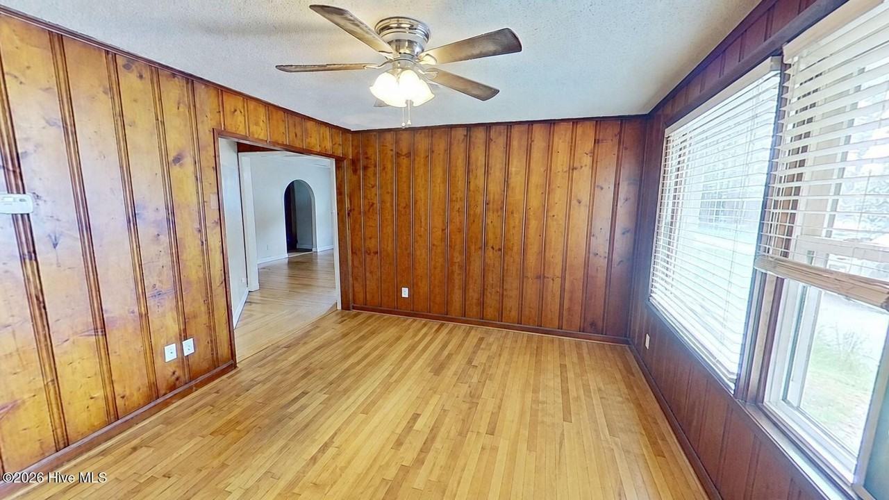 27 East Dr