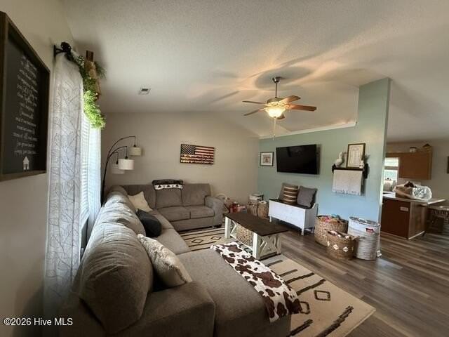 118 Pear Tree Ln - Photo 3 of 26