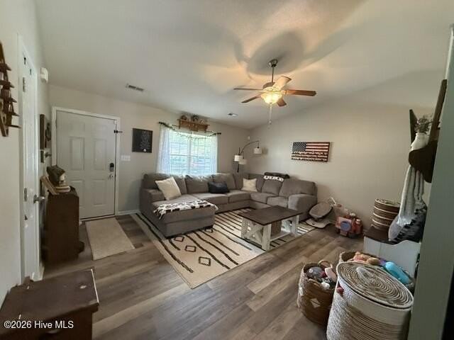 118 Pear Tree Ln - Photo 4 of 26
