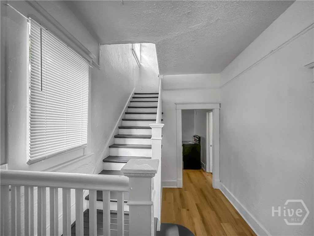 1022 W 46th St - Photo 5 of 22