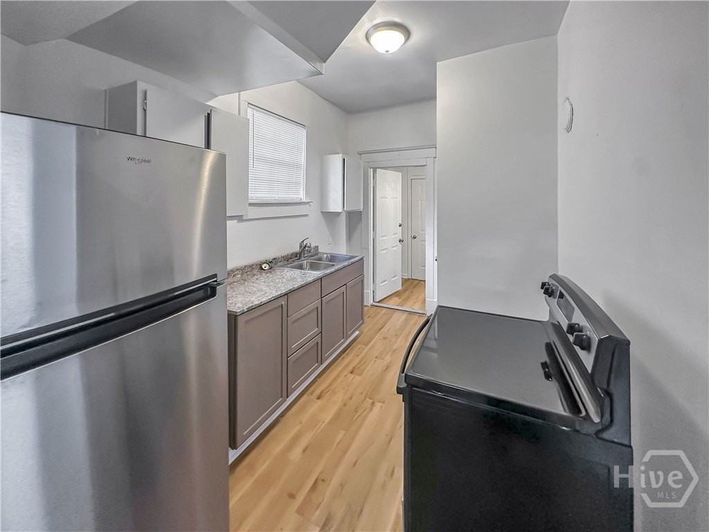 1022 W 46th St - Photo 7 of 22