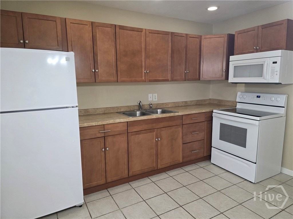 308 W 6th St - Photo 6 of 14