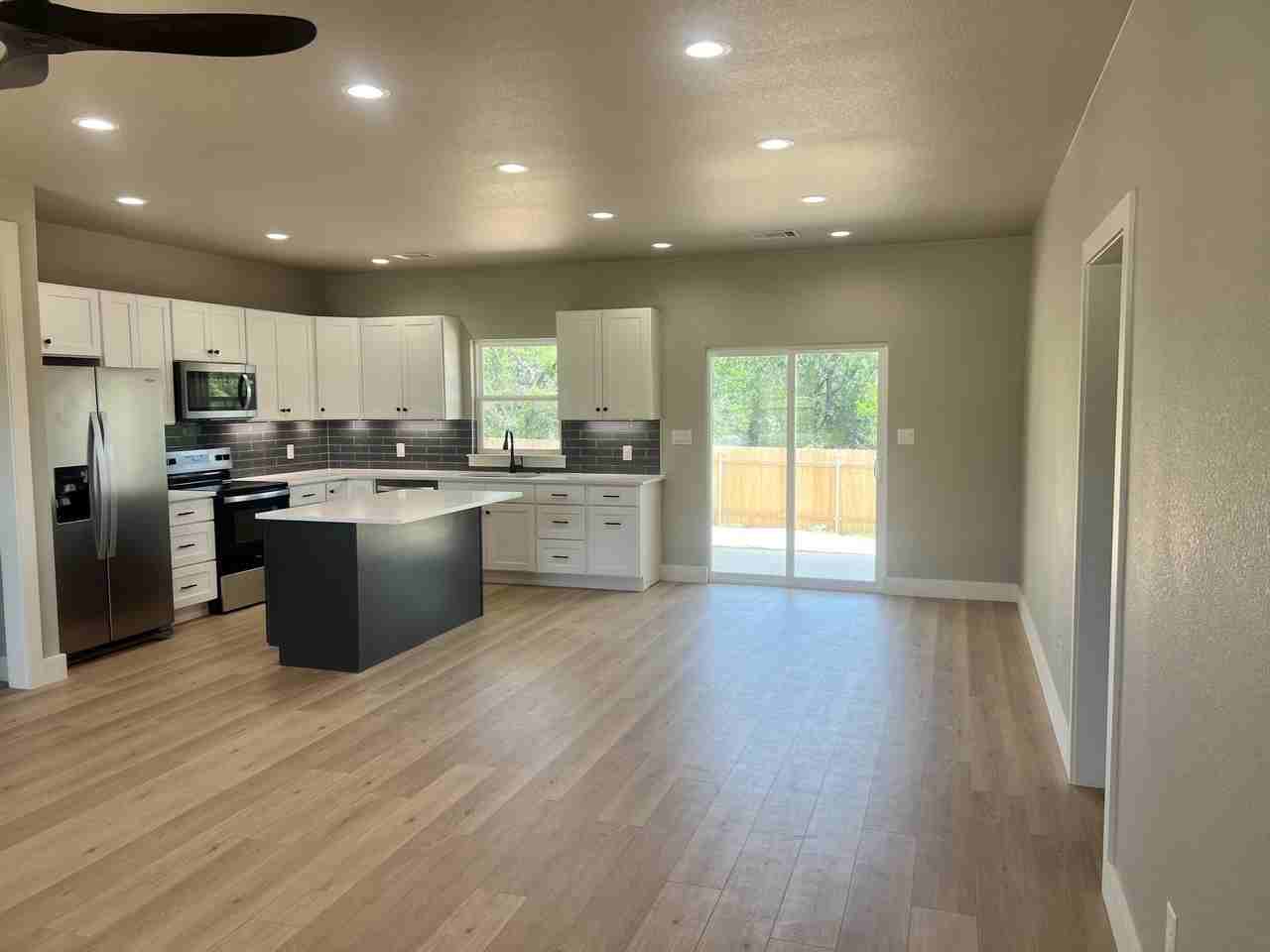 2202 Shawnee Trl - Photo 2 of 15