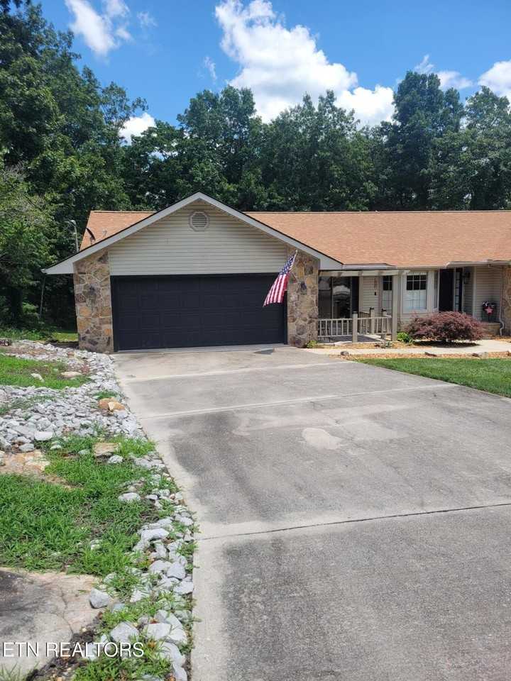 456 Snead Dr - Photo 3 of 46