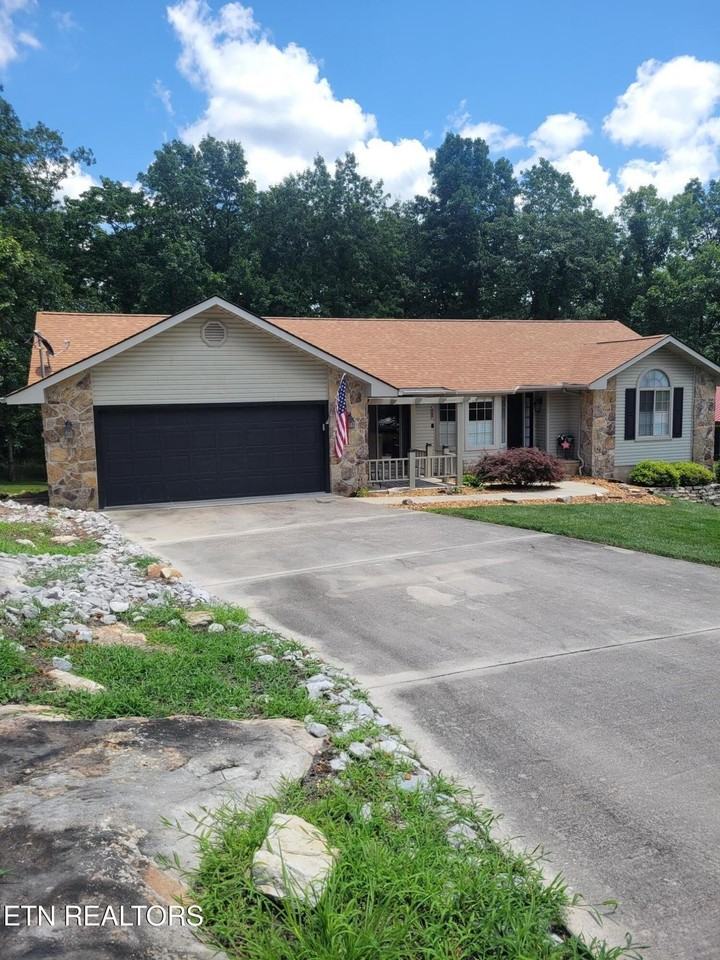 456 Snead Dr - Photo 4 of 46