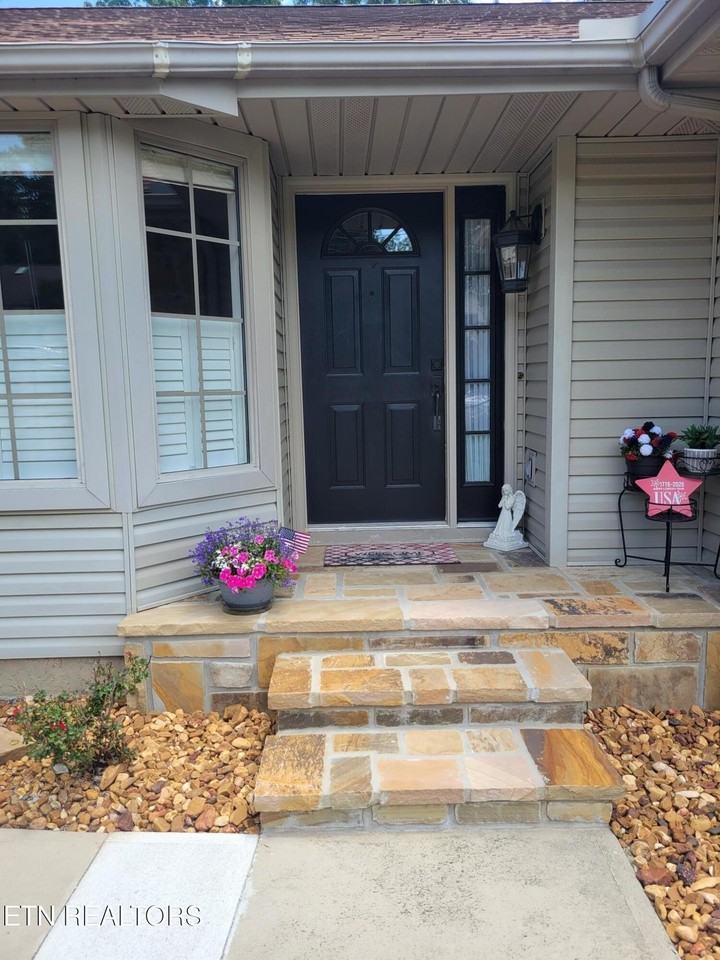 456 Snead Dr - Photo 6 of 46