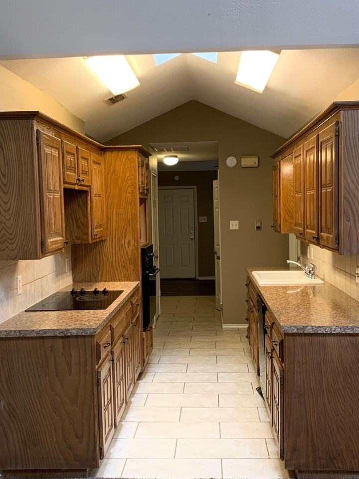 3108 75th St - Photo 5 of 15