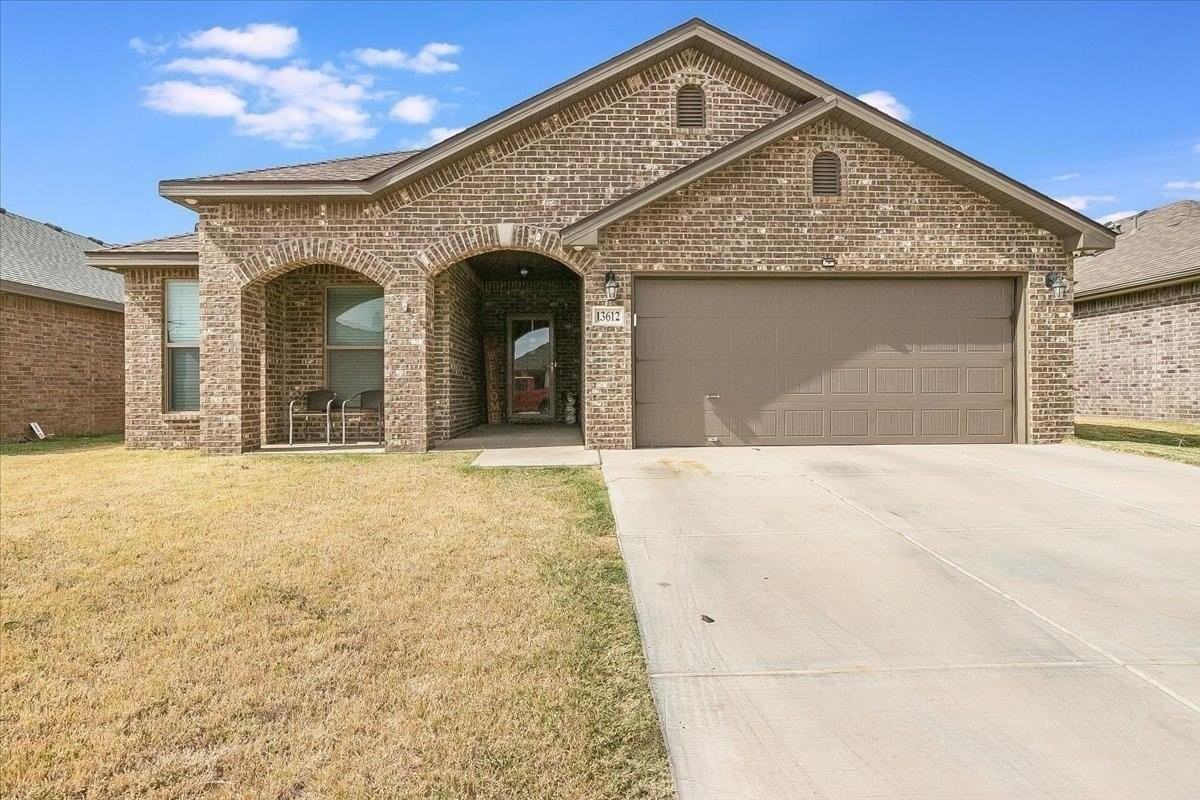 13612 Waco Ave - Photo 3 of 16