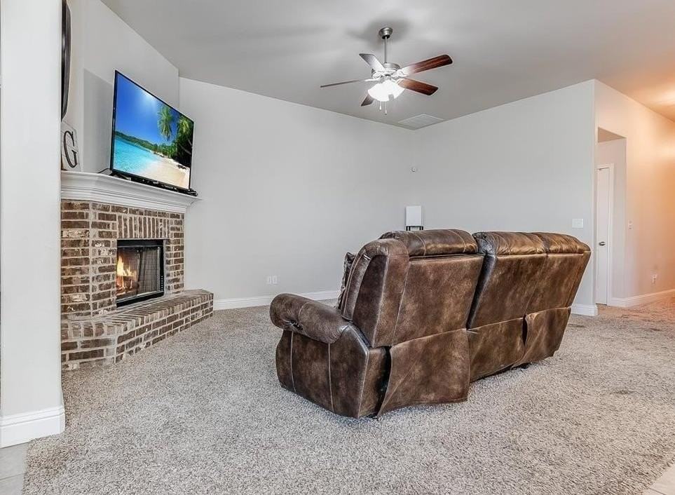 13612 Waco Ave - Photo 4 of 16