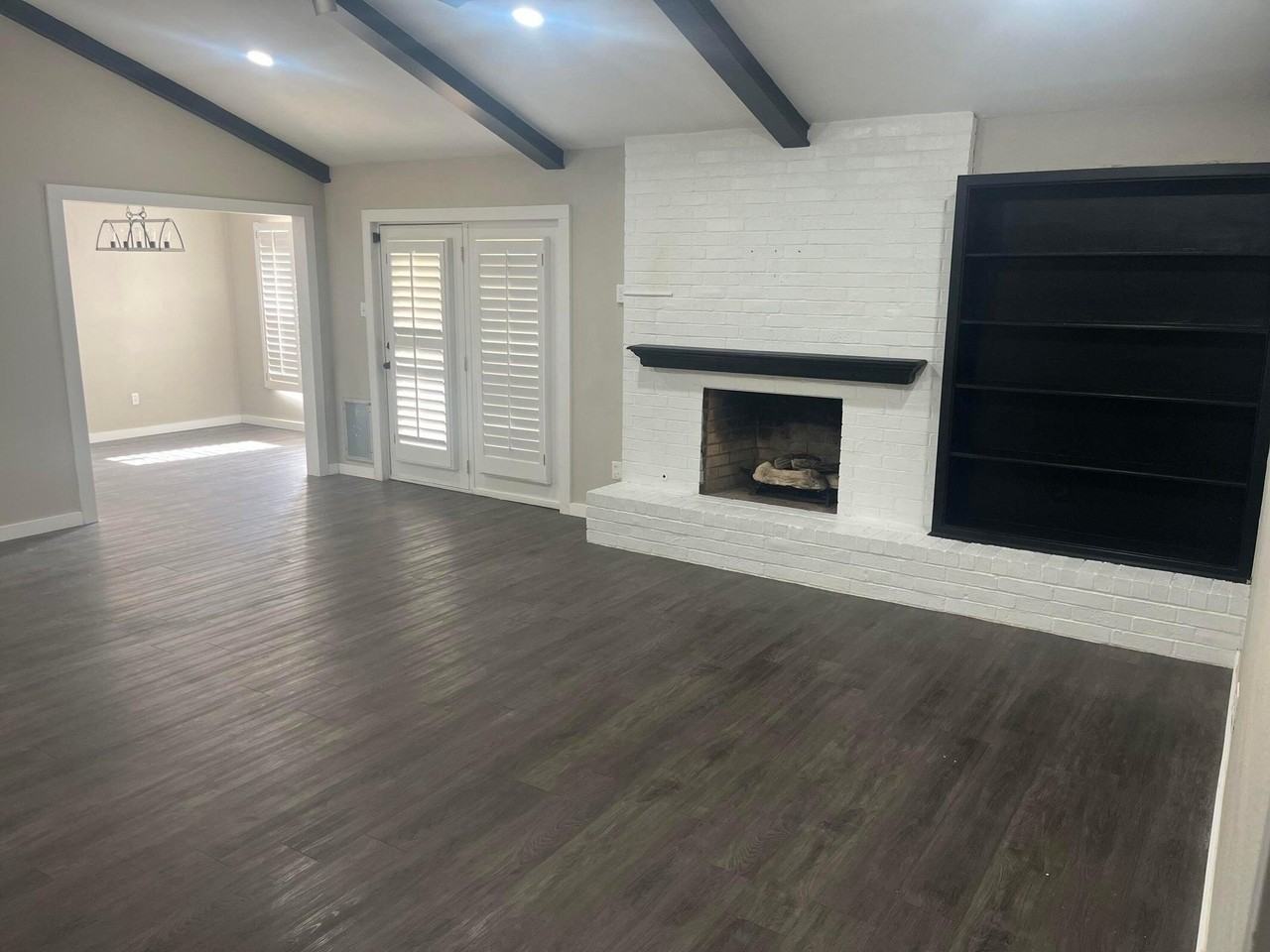 8007 Elmwood Ave - Photo 5 of 22