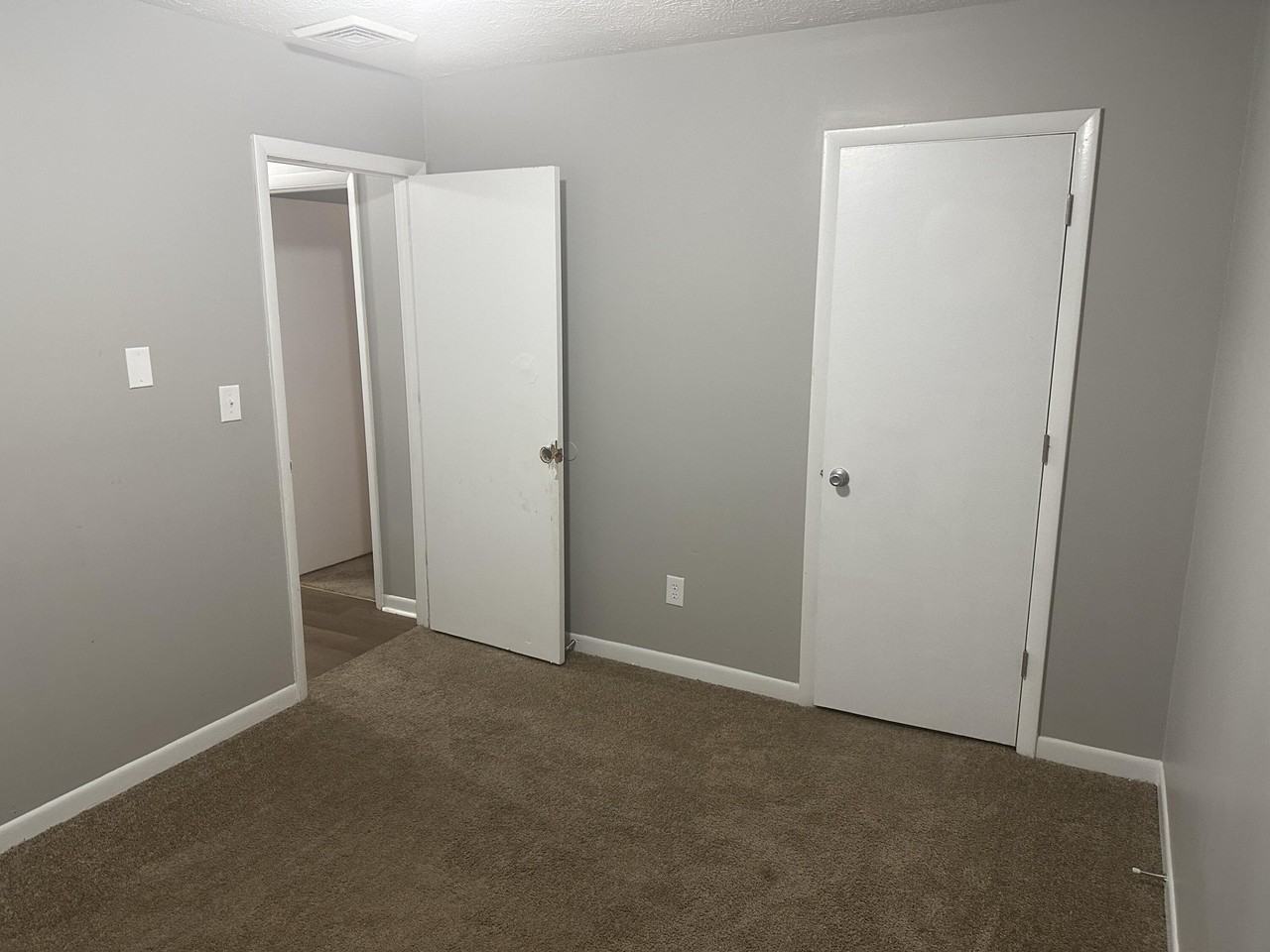 1079 Trent Blvd - Photo 5 of 12
