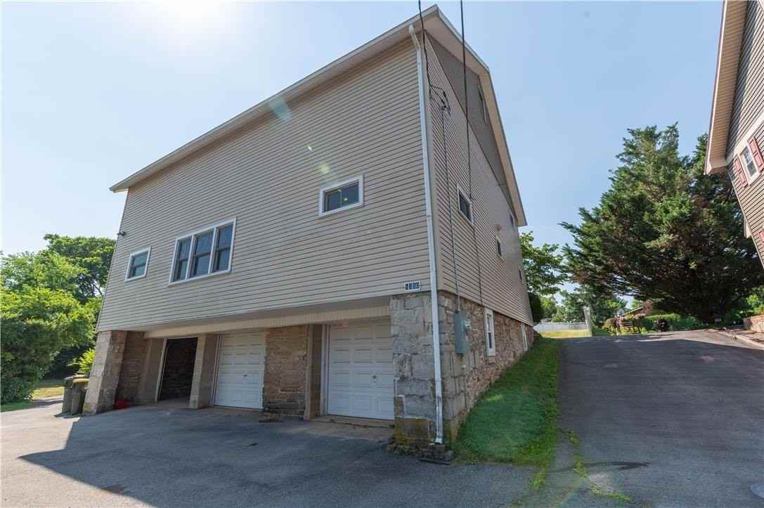 6350 Robin Ln - Photo 2 of 35