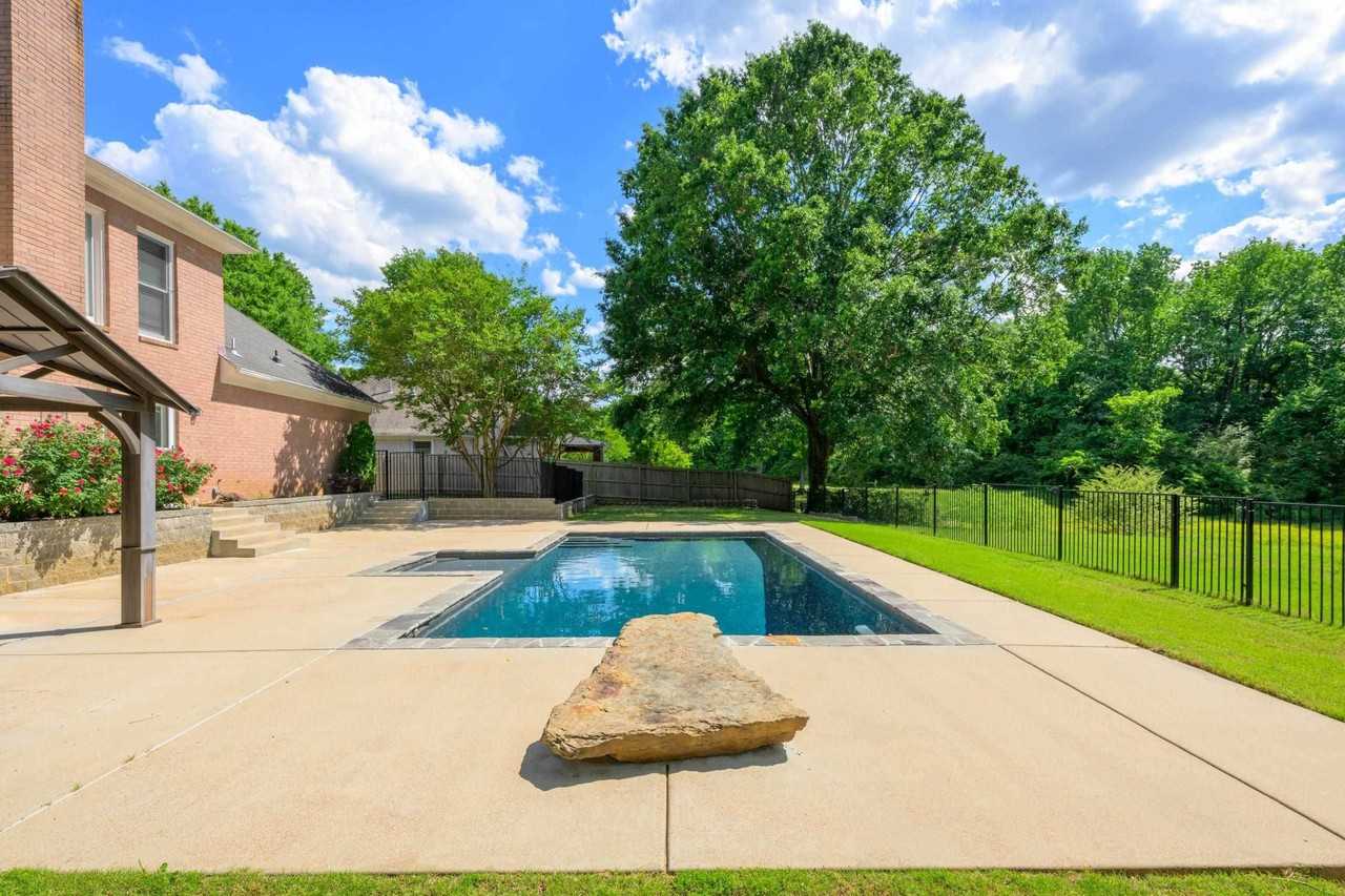895 Joe Dr - Photo 3 of 36