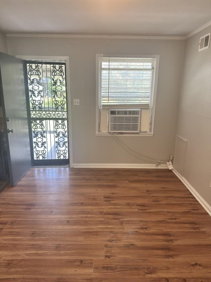 4742 Violet Ave - Photo 3 of 14