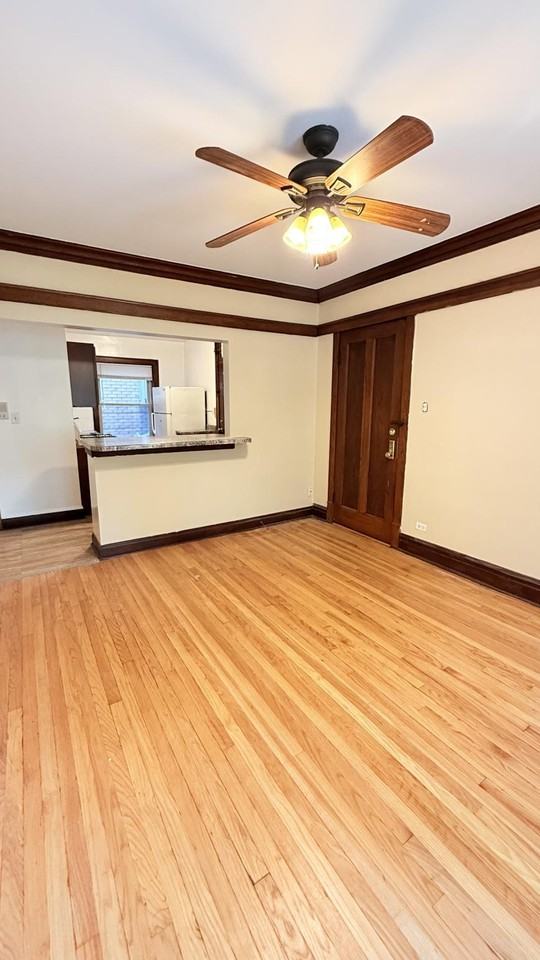 4453 W Dickens Ave