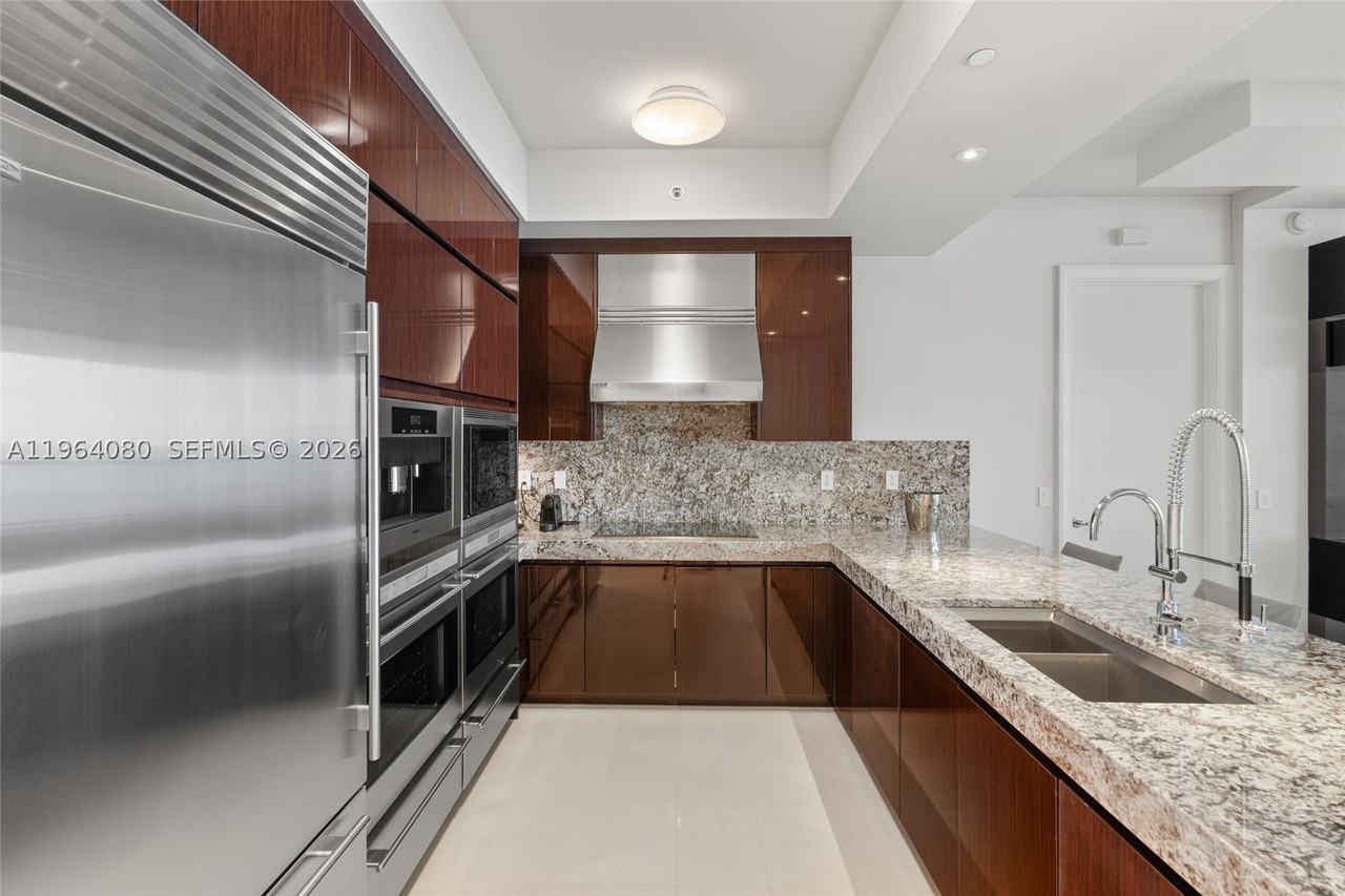 9703 Collins Ave #2515 - Photo 7 of 40