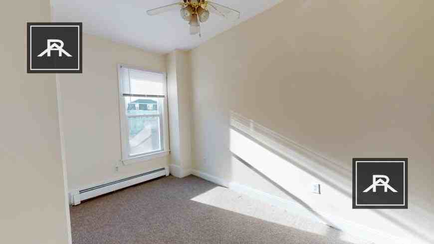 17 Linden St - Photo 4 of 10