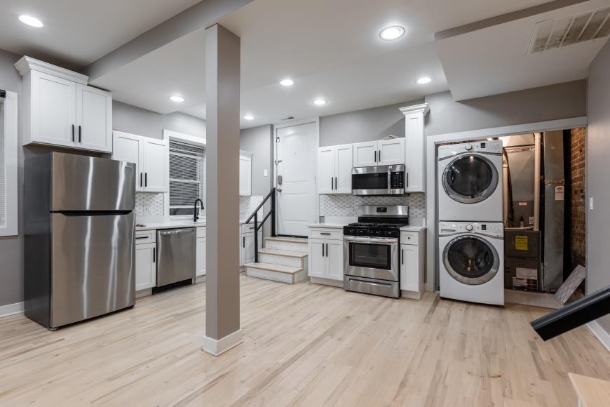 1430 N Maplewood Ave - Photo 2 of 10