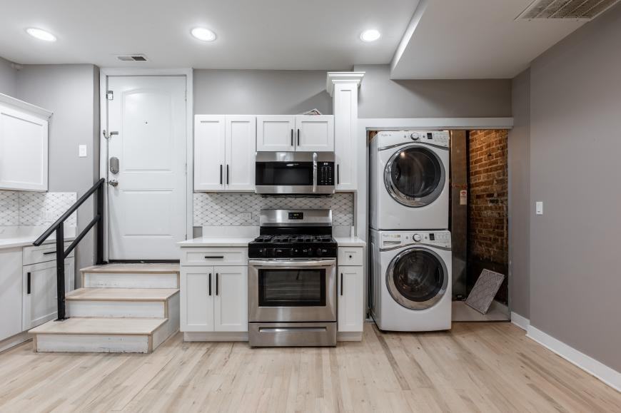 1430 N Maplewood Ave - Photo 6 of 10