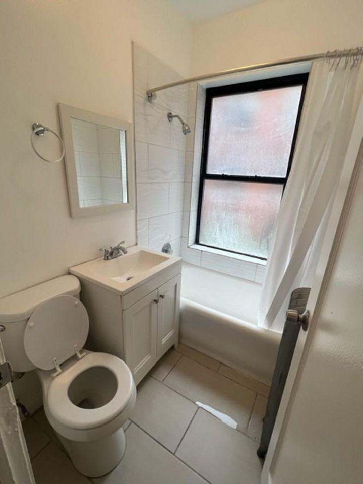 7920 S Wabash Ave - Photo 3 of 4