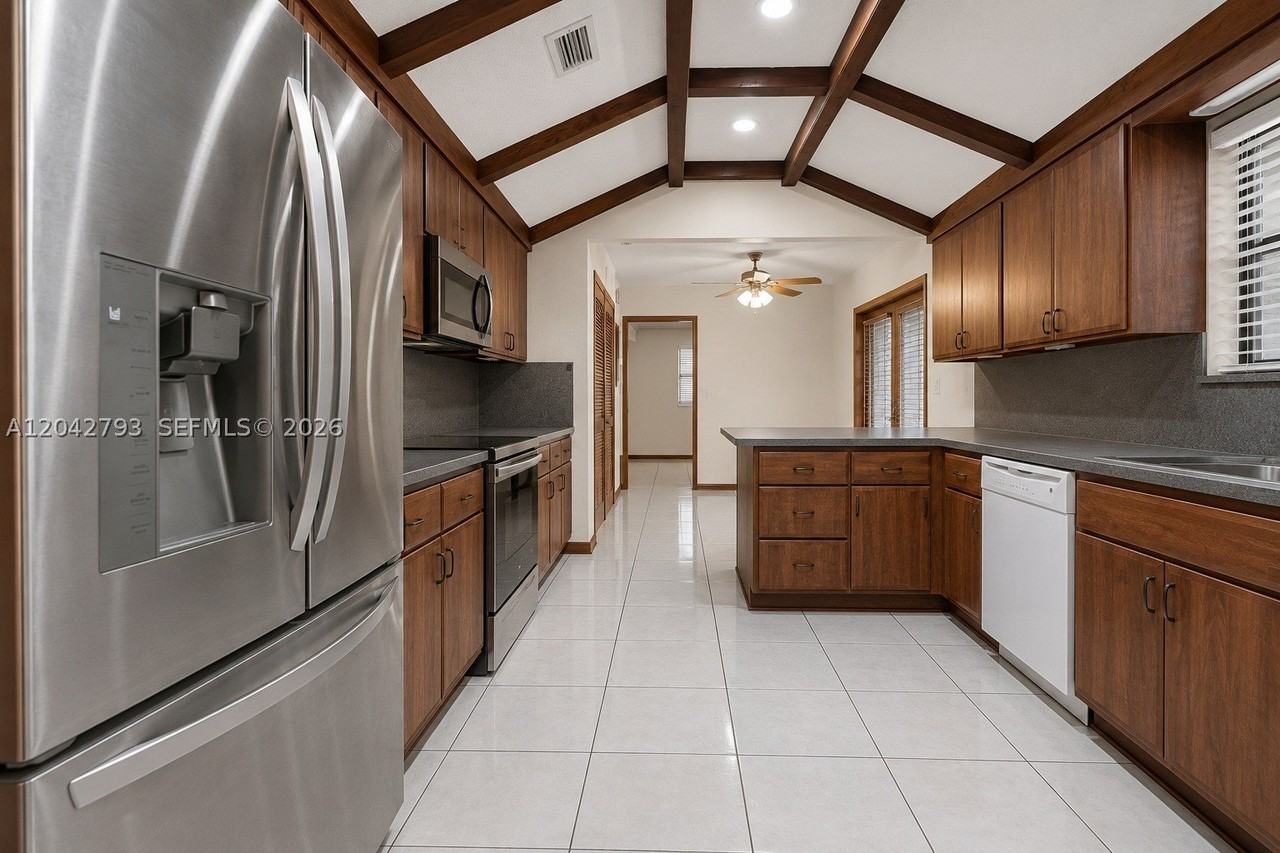 7365 N Augusta Dr - Photo 5 of 38