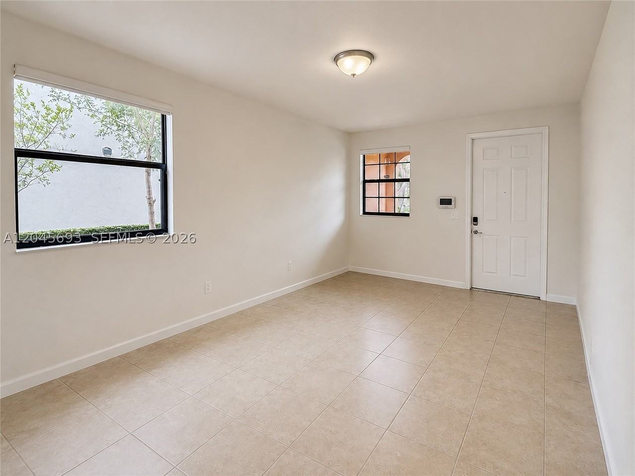 312 Se 37th Ter - Photo 3 of 22