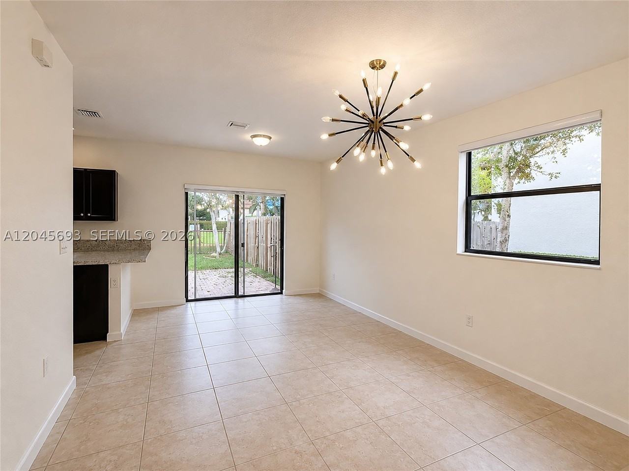 312 Se 37th Ter - Photo 5 of 22