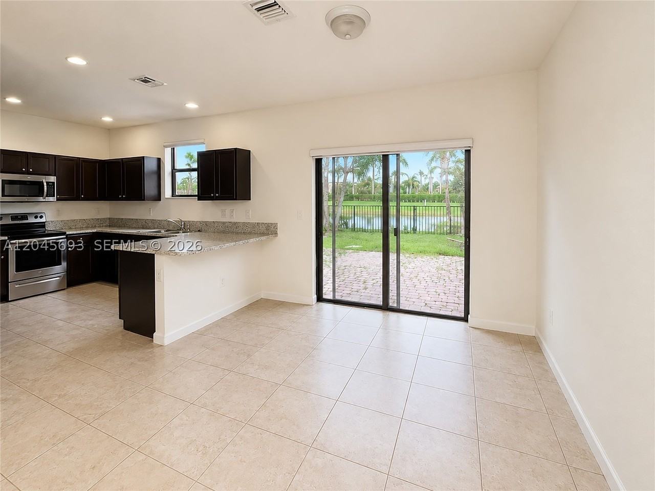 312 Se 37th Ter - Photo 6 of 22