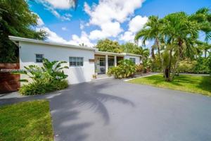 featured image of 555 Ne 127th St #0