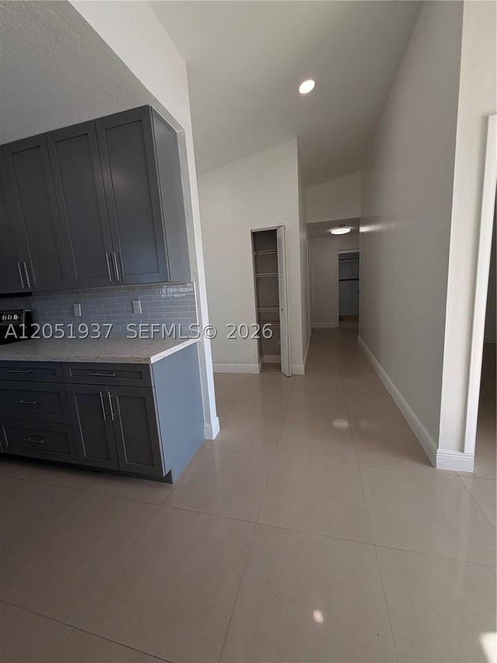 19763 Sw 124th Ave - Photo 5 of 18