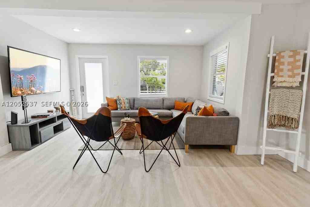 1230 Nw 7th Ave - Photo 5 of 50